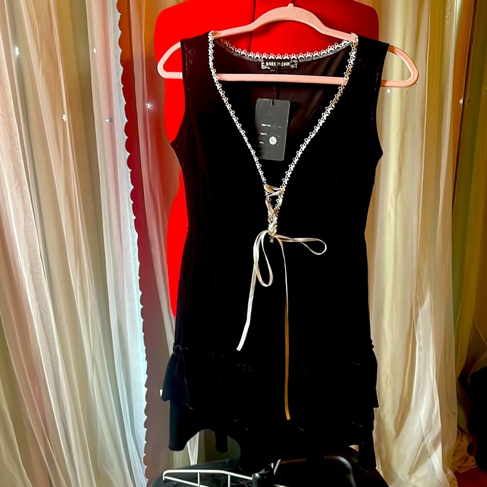Womens/Juniors XL black velvet dress